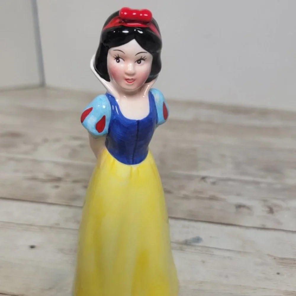 Walt Disney Figure Snow‎ White & 65th Anniversary Bashful 2002 Enesco